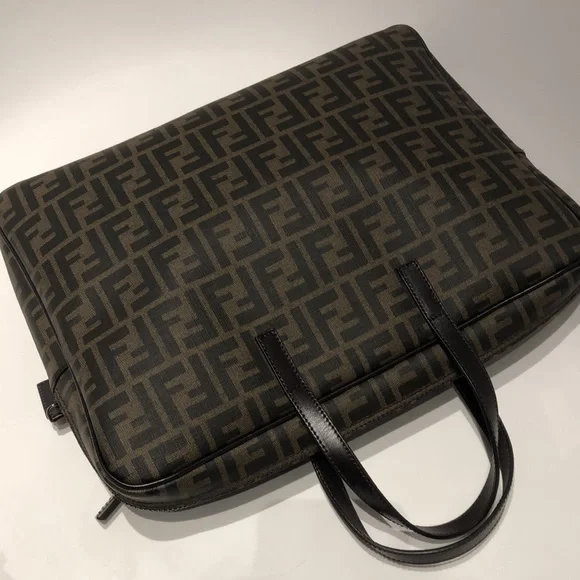 ❤️SOLD❤️🎉HP🎉 FENDI bag FF Business bag - Picture 9 of 13